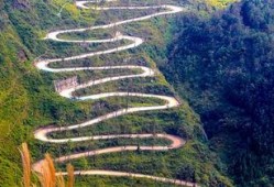 吃瓜贵州高铁,穿越山水画卷，感受速度与激情