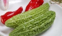 怀孕吃凉瓜吗,凉瓜在孕期食用是否适宜