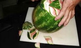 国外邻居吃瓜,揭秘国外邻居的“吃瓜”文化