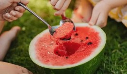 吃瓜解气,揭秘娱乐圈幕后真相，带你领略娱乐界的酸甜苦辣