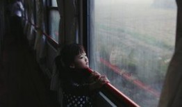 索尼影赛吃瓜女孩