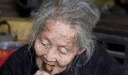 99岁老头吃瓜,岁月流转，瓜香依旧