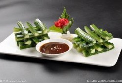 乳瓜切条蘸酱吃,夏日清爽美食新体验