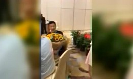 女生敲门吃瓜,一场意外的美食邂逅