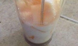 感冒可以吃哈密瓜酸奶吗,美味营养的辅助选择