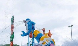 水上乐园吃瓜看戏视频