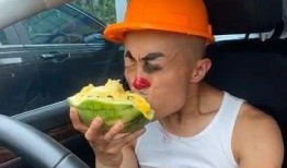 光头强吃小丑瓜,甜蜜小丑瓜之旅