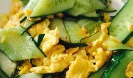 大家吃瓜要注意眼睛,轻松享受娱乐时光，守护视力健康