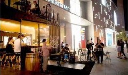 酒吧吃瓜事件合肥,一场意外的社交风波