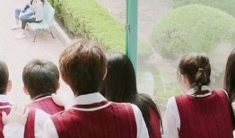 追女孩吃瓜,一起见证爱情瓜熟蒂落