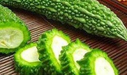 白瓜可以跟苦瓜一起吃吗,白瓜与苦瓜的搭配食用指南