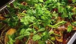 大瓜美食视频吃牛头,牛头盛宴，舌尖上的独特风味