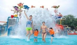 水上乐园吃瓜看戏视频