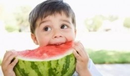 小孩子肚子溃东西了吃瓜,儿童肚子溃烂的食疗之道