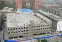 东城楼顶吃瓜事件